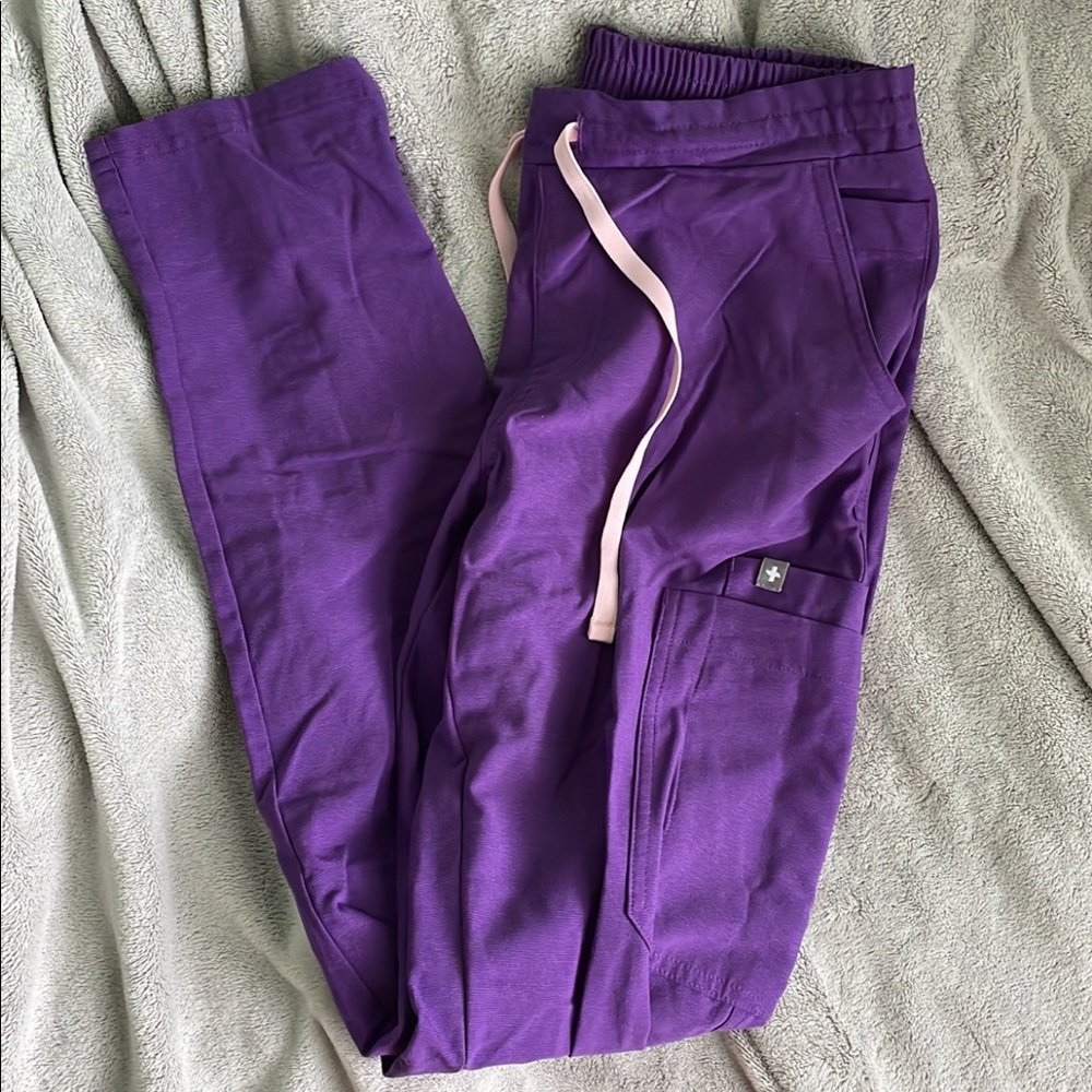 FIGS Yola Scrub Pants in Ultra Violet